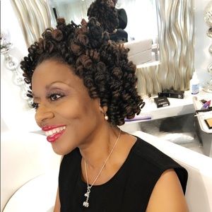 Meet your Posher, Lowri